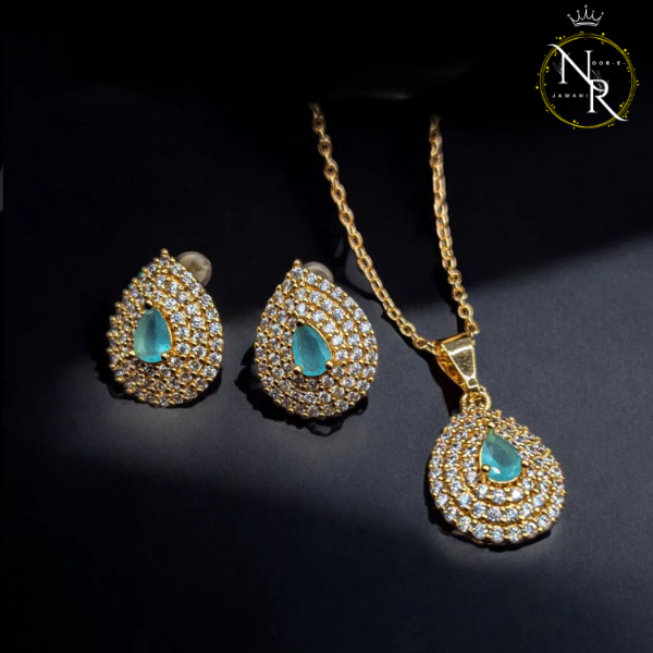 Elira – Locket 3